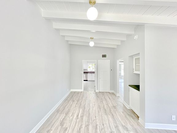 3rd image of 2027-2033 S Beverly Glen Blvd Unit 2027