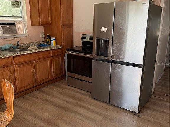 3rd image of 1211 NW EUCALYPTUS AVENUE