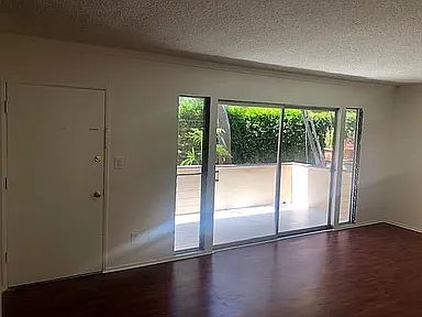 2nd image of 943 19th St #2