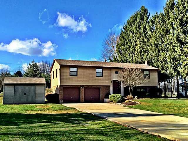 1st image of 34 Valley Dr