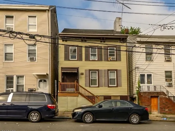 160 Mill St, Paterson City, NJ 07501