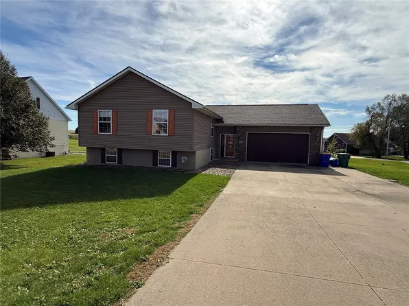 125 6th Ave W, Walford, IA 52351