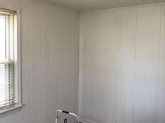 4th image of 2605 Pickett St