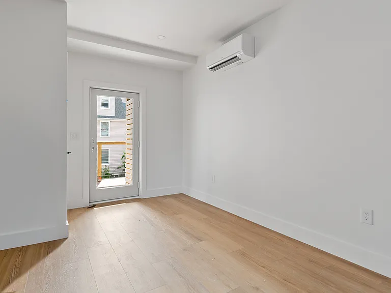 113 Ives Street — Photo 92