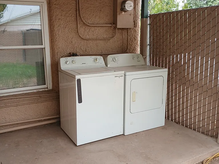 2940 E Sheridan St #B — Photo 5
