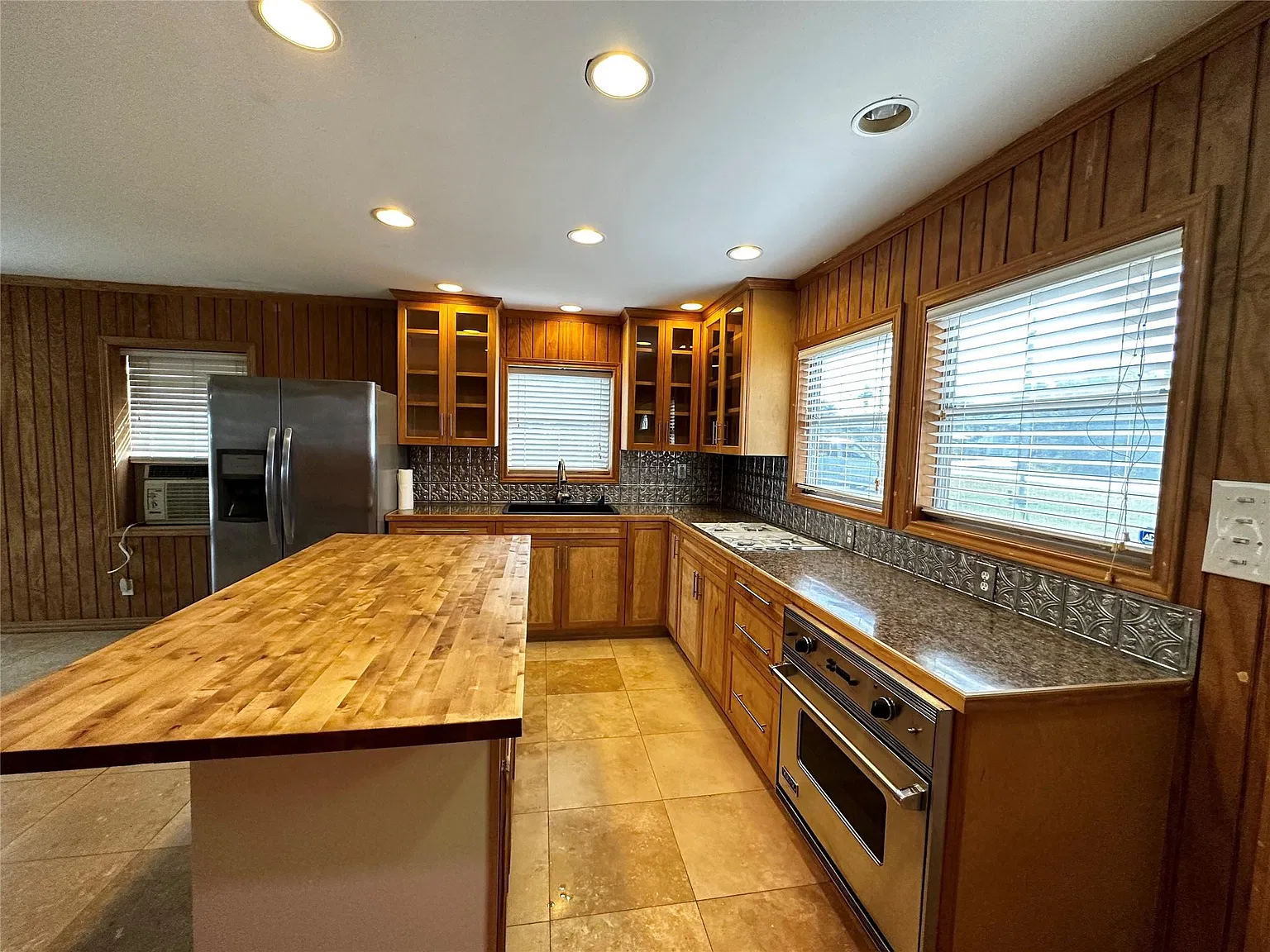 2 bed, 2.0 bath, 1440 sqft, $2,100 — Photo 3