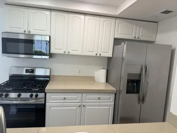 45 Lakeview Cir, Cathedral City, CA 92234