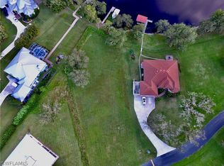 16520 Oakview Cir, Alva, FL 33920