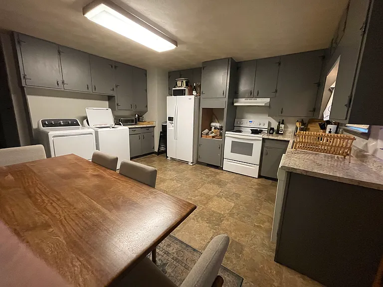 2610 E Linwood St #A — Photo 2