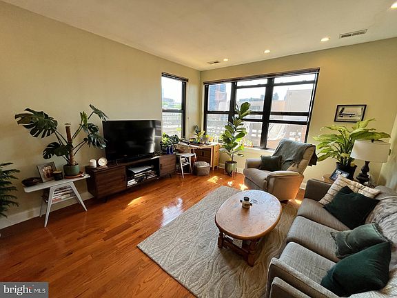 2nd image of 125 N 4th St #27-601