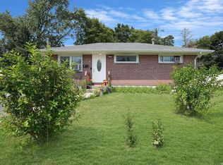 4 Midwood Pl, Brentwood, NY 11717