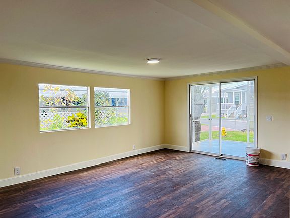 2nd image of 203 Coral Ln