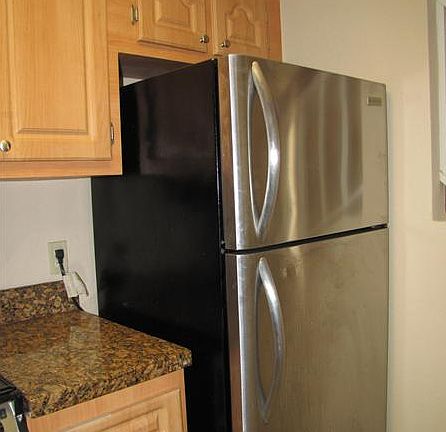3rd image of 1098 The Pointe Dr #1098
