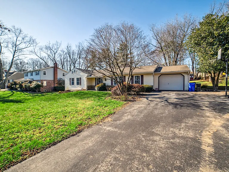 4322 Cross Country Dr — Photo 13