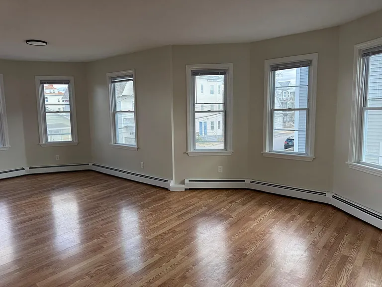31 Linwood Ave #2 — Photo 3