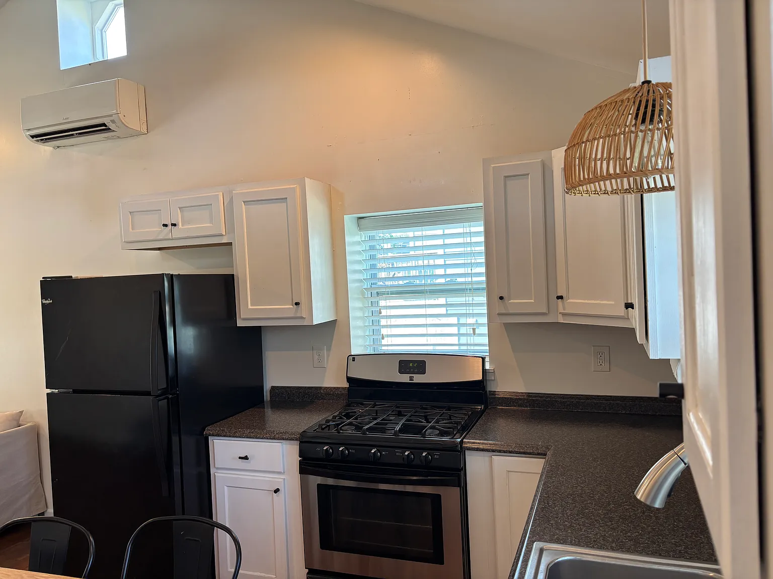 1 bed, 600 sqft, $1,200 — Photo 4