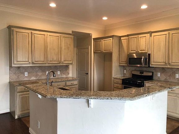 4th image of 1811 Leann Ln