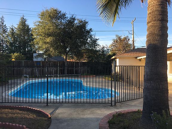 4th image of 10495 Creston Dr