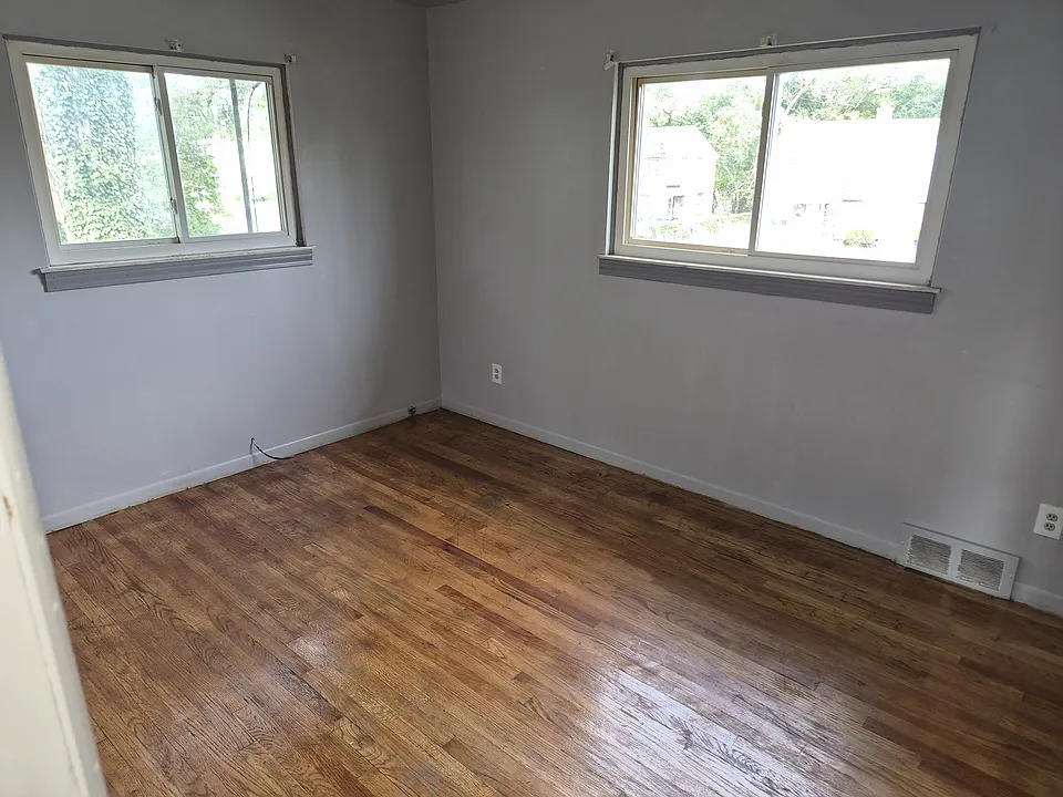 13606 Pembroke Ave #2
