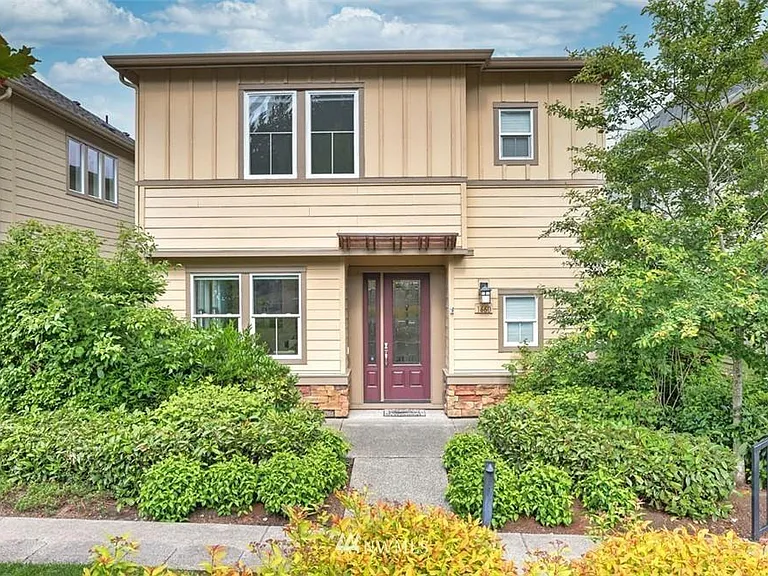 1660 NE Falls Dr — Photo 2