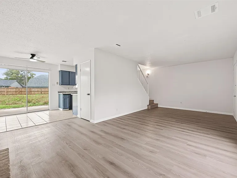 7523 La Place Dr — Photo 9