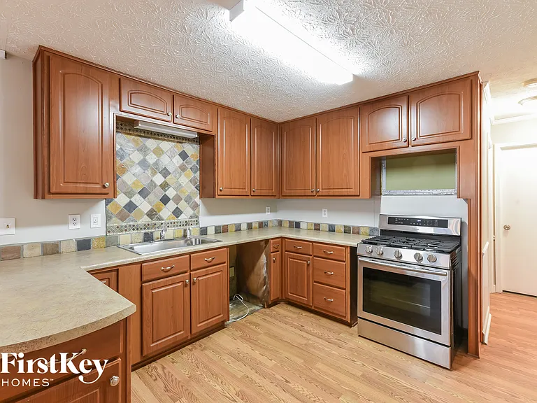 2763 Marcia Dr — Photo 5