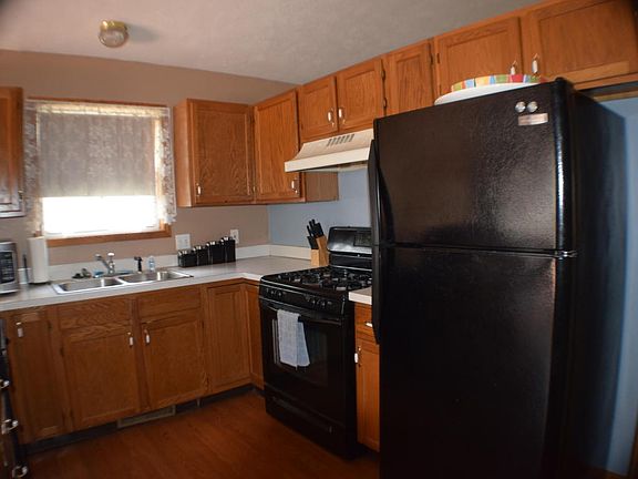 4th image of 3111 Tuell St NW