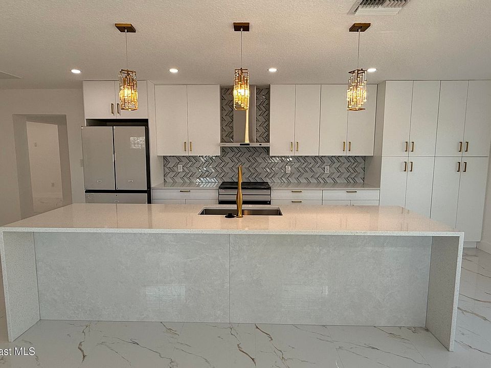 1st image of 259 Benchor Rd NW