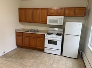 15 Tracy St APT 1, West Lebanon, NH 03784