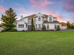 7 Mimosa St, Miller Place, NY 11764
