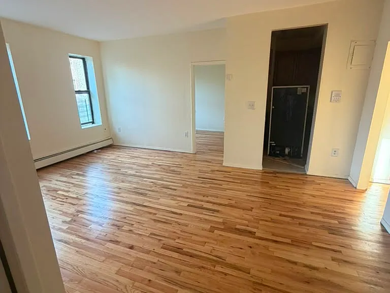 1974 51st St #3B — Photo 2
