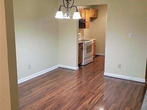 5th image of 727 Ridgecreek Dr
