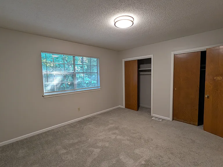 2290 Chapel Hill Rd — Photo 9