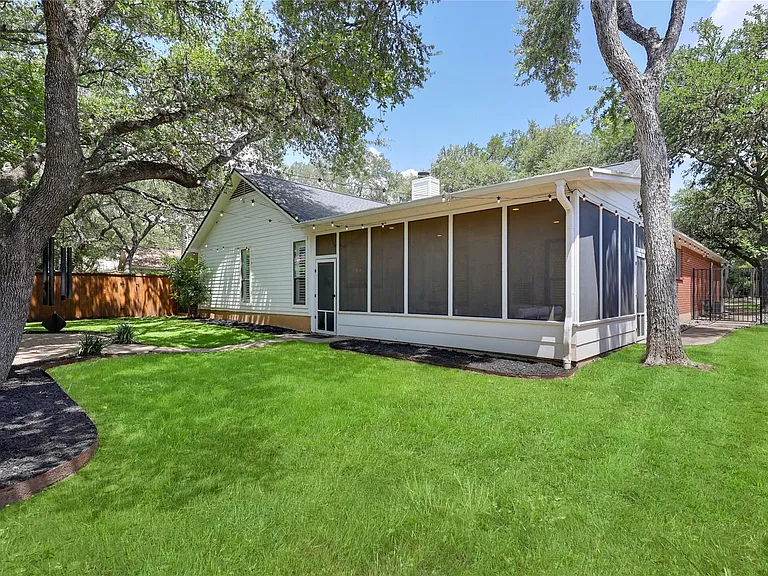 3205 Festus Dr — Photo 30