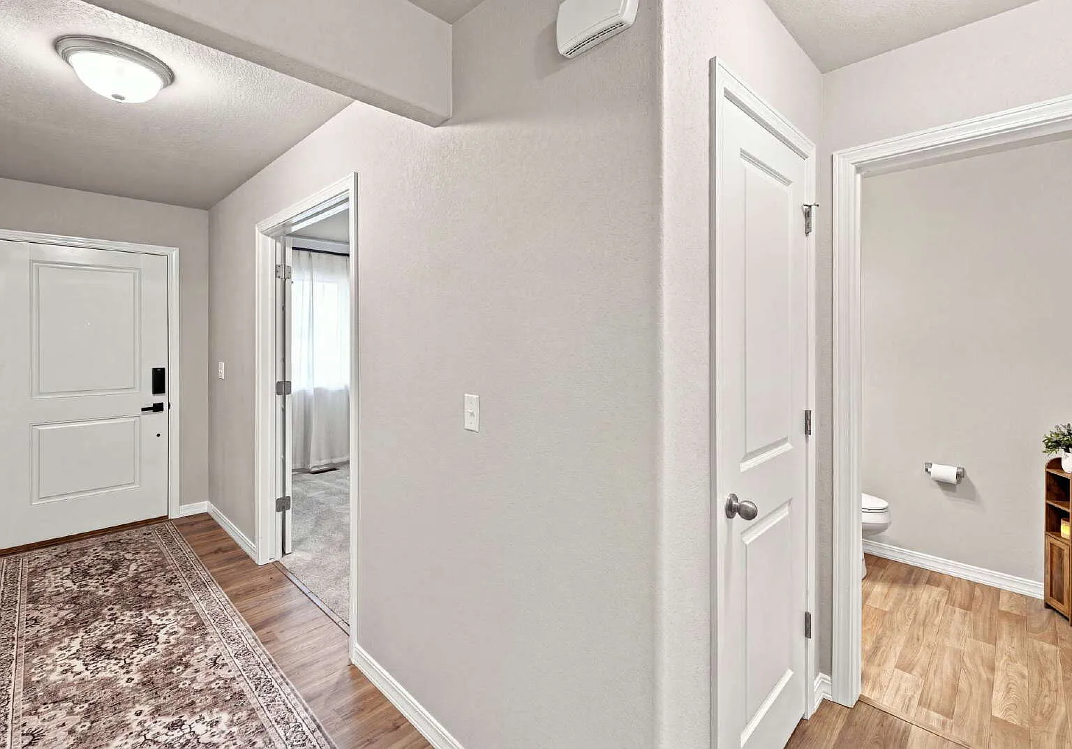 5 bed, 3.5 bath, 3190 sqft, $3,200 — Photo 2