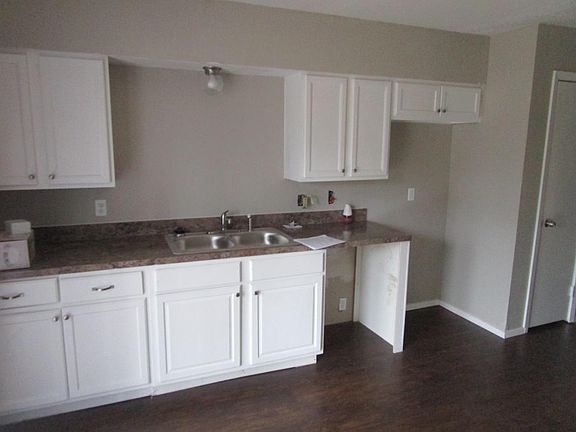 3rd image of 7810 Robincreek Dr