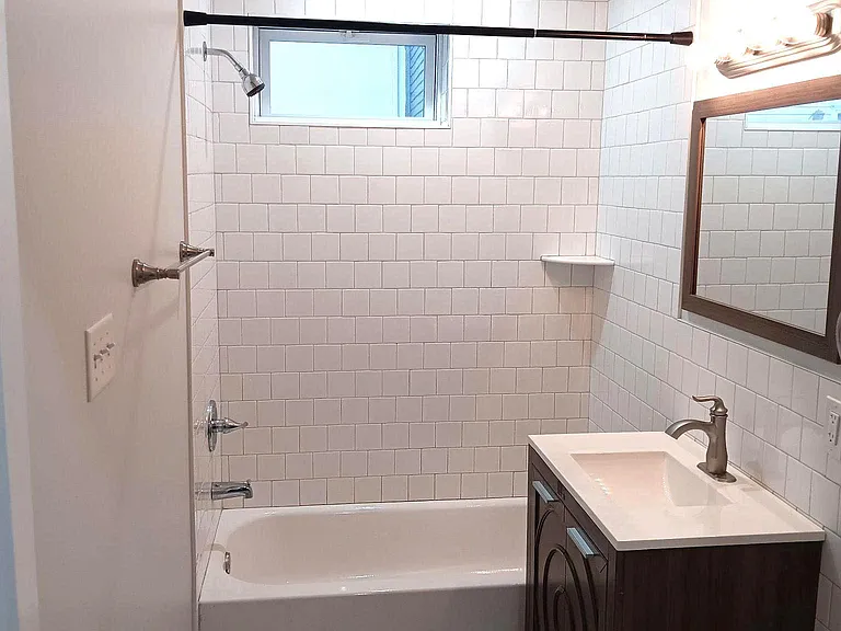 2628 E Harold St — Photo 14