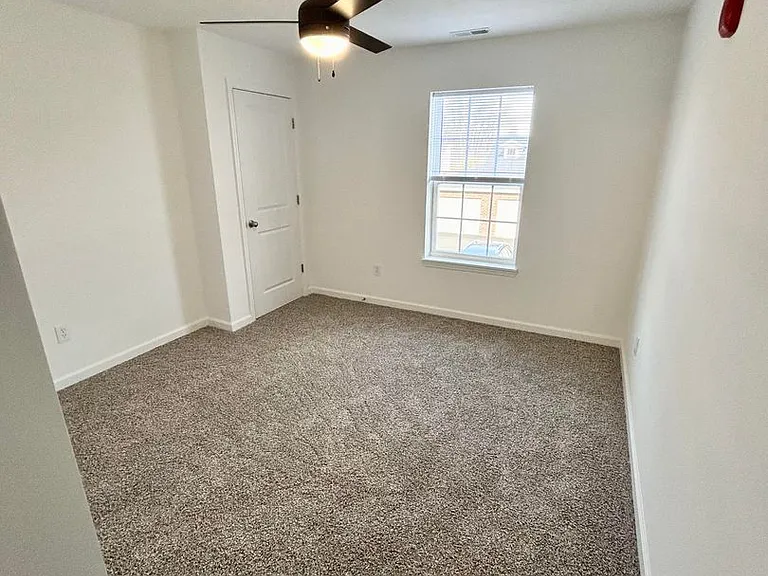 Sagamore Winds Apartments — Photo 58
