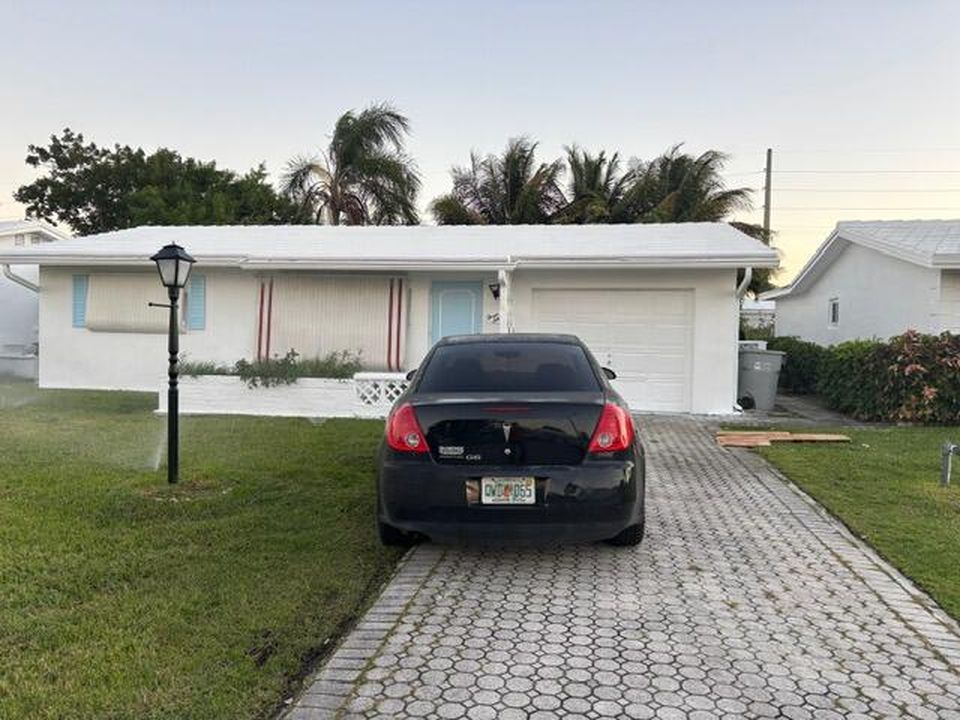 360 Leisure Boulevard, photo 4