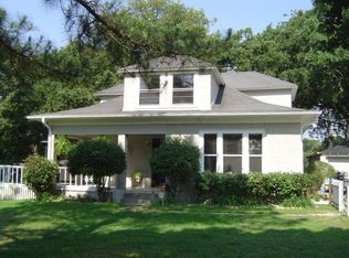 710 Lakeside Dr, Athens, TX 75751