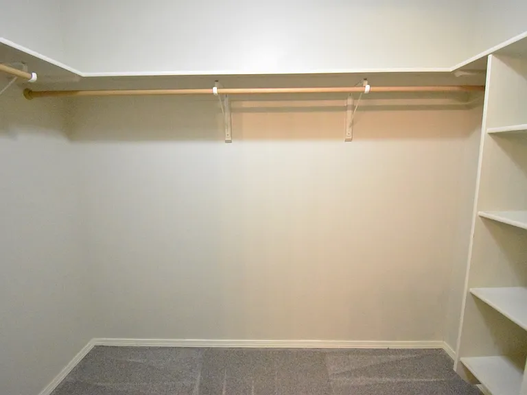 3222 S Lindsay Ave — Photo 21