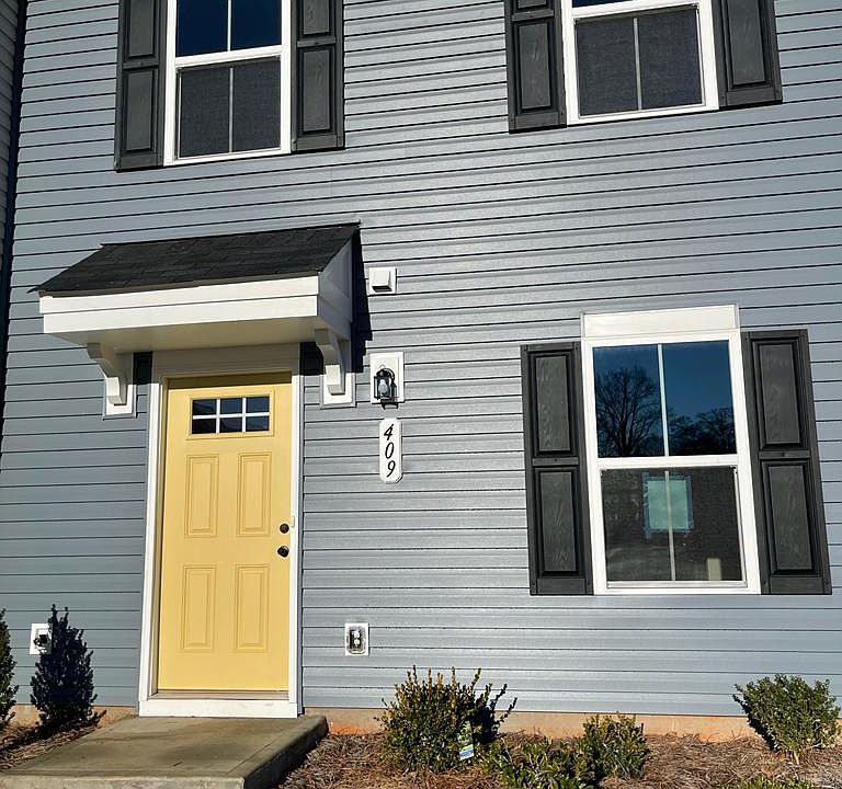 1st image of 409 Hampton Townes Dr #1