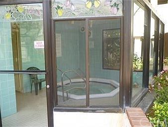 Coummunity Enclosed Spa