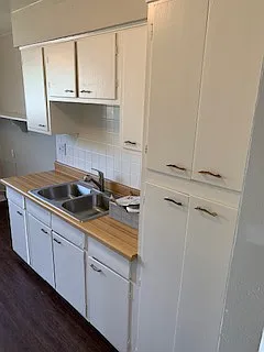 Highland Square Apartments — Photo 22