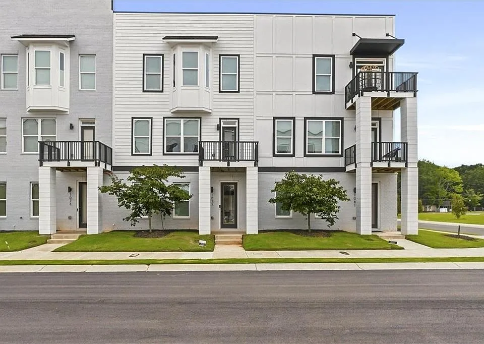1077 Glen Opal Dr