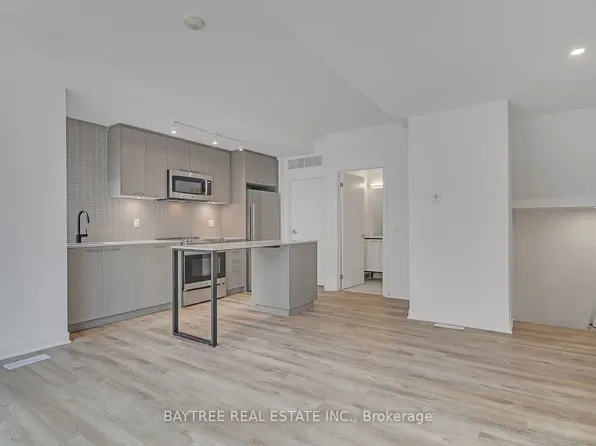 30 Ed Clark Gdns #Townhouse 4, Toronto, ON M6N 0B5