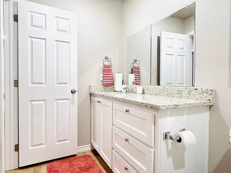 3140 Westminster Dr #B — Photo 8