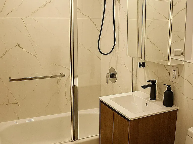 101 Dupont St #2 — Photo 11