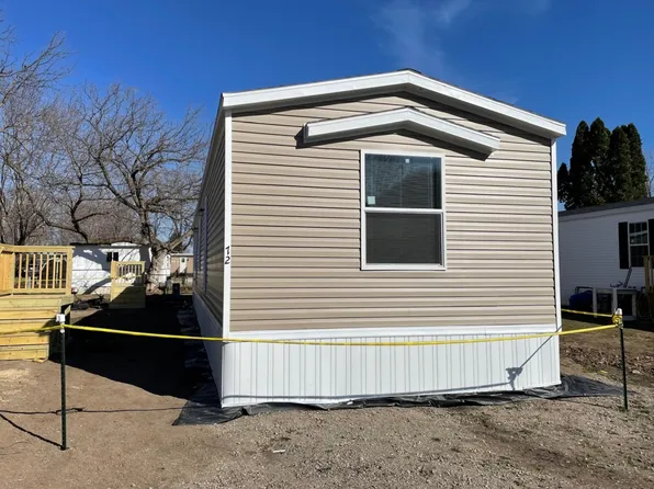 72 Michigan Ln #M72, Winona, MN 55987