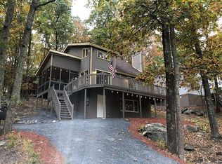 2306 Southport Dr, Bushkill, PA 18324